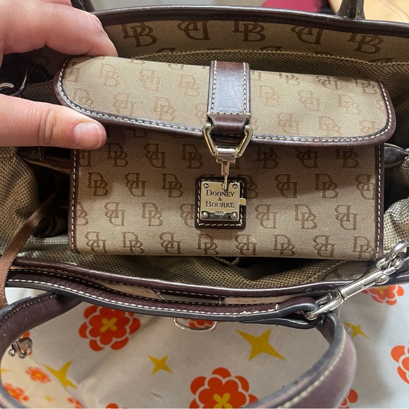 Dooney & Bourke set - Picture 4 of 7